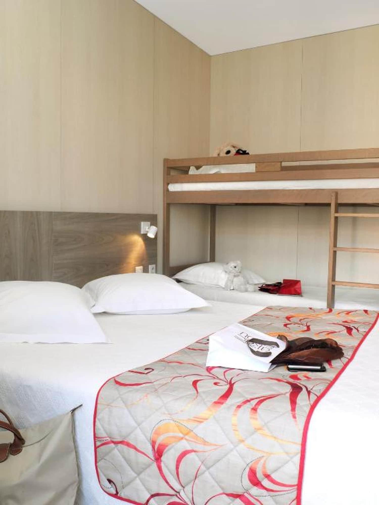 Brit Hotel Confort Le Revest Sainte-Maxime Exterior foto