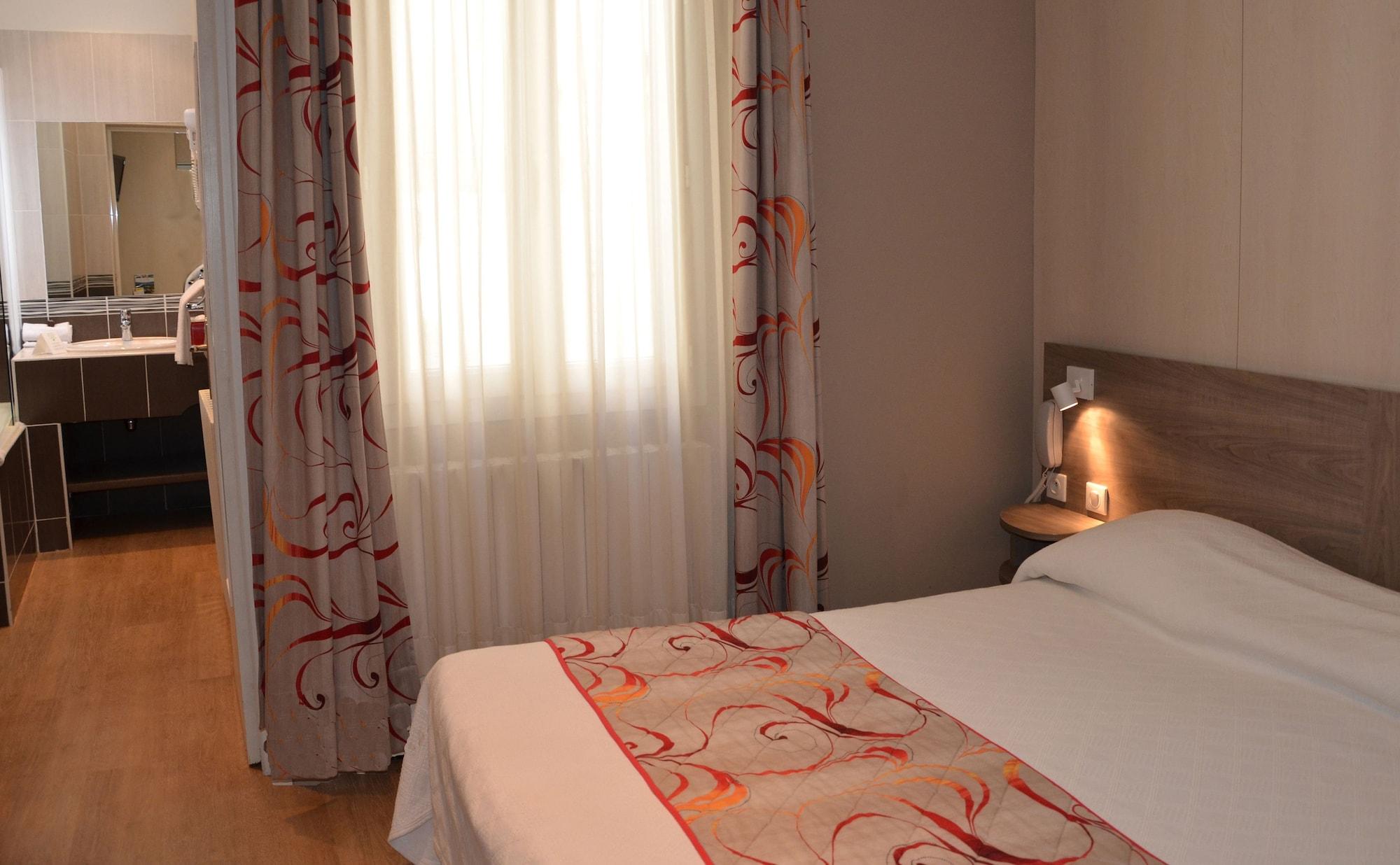 Brit Hotel Confort Le Revest Sainte-Maxime Exterior foto