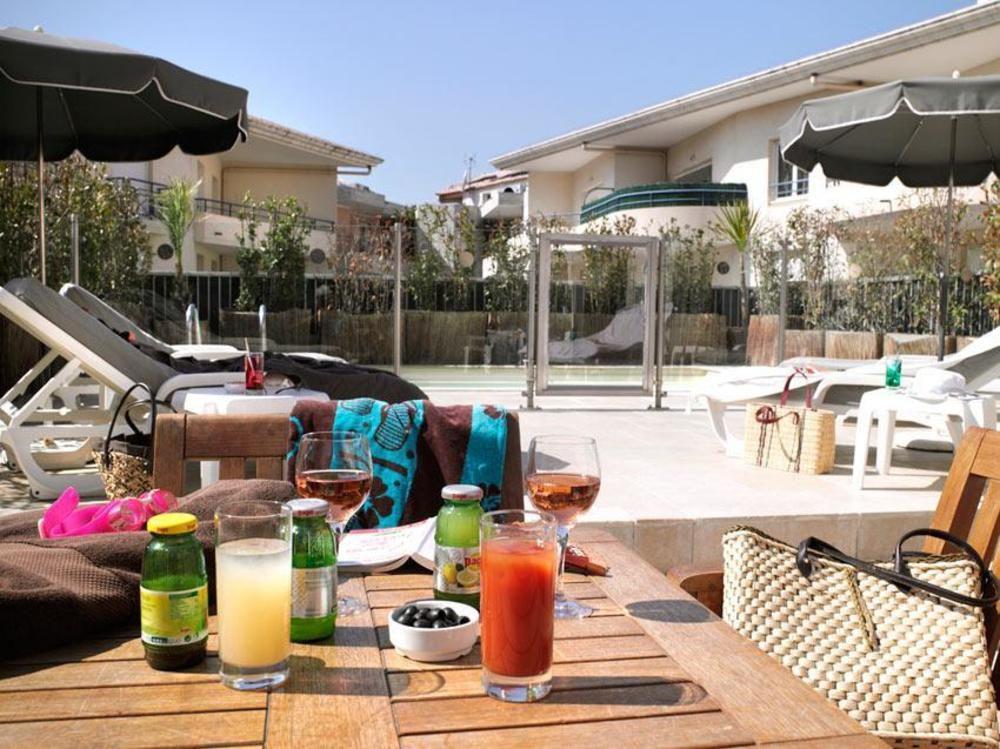 Brit Hotel Confort Le Revest Sainte-Maxime Exterior foto